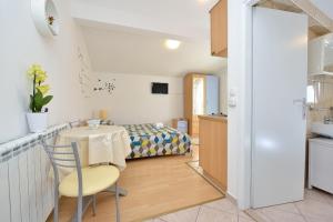 Apartments with parking spaces Bibinje, Zadar - 5761