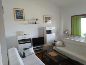 Two-Bedroom Apartment with Terrace and Sea View room in Apartments by the sea Zadar - Diklo Zadar - 5913