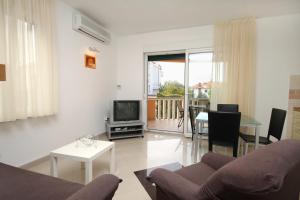 Family-friendly apartments with swimming pool Zadar - Diklo, Zadar - 5774