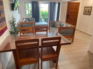 Kite Beach Oceanfront Big Full One Bedroom