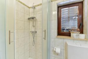 Family-friendly apartments with swimming pool Privlaka, Zadar - 5762