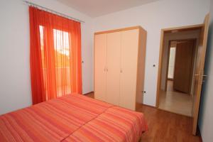 Apartments by the sea Vrsi - Mulo, Zadar - 5860