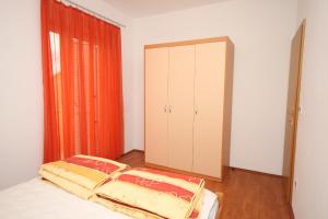 Apartments by the sea Vrsi - Mulo, Zadar - 5860