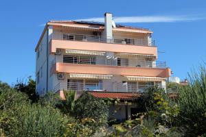 Apartments by the sea Kozino, Zadar - 5750 