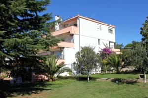 Apartments by the sea Kozino, Zadar - 5750 