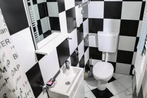 Apartments with parking space Jelsa, Hvar - 5703