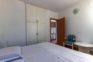 Apartments by the sea Cove Pokrivenik, Hvar - 4604