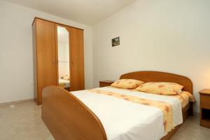 Apartments by the sea Lumbarda, Korcula - 4376