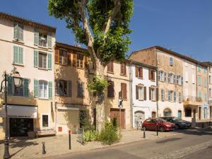 Maisons de vacances Apartment in Provence castle with pool and air conditioning : Maison de Vacances 3 Chambres 