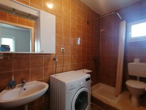 Apartments with a parking space Vodice - 5808