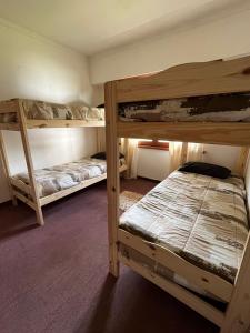 Casa con pileta cochera y quincho 1300m de la playa