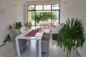 Three-Bedroom Apartment with Terrace room in Apartment Podgora 4332a