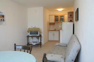 Two-Bedroom Apartment with Terrace and Sea View room in Apartments by the sea Zrnovska Banja Korcula - 4363