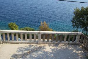 Apartments by the sea Trpanj, Peljesac - 4549