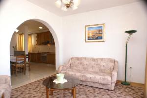 Apartments with a parking space Lumbarda, Korcula - 4370