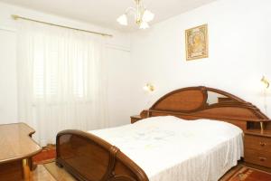 Two-Bedroom Apartment room in Apartments by the sea Cove Vrbovica bay - Vrbovica (Korcula) - 4452