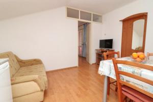 One-Bedroom Apartment with Terrace room in Apartments by the sea Vela Luka Korcula - 4449