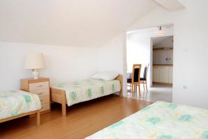 Apartments with parking space Korcula - 4433