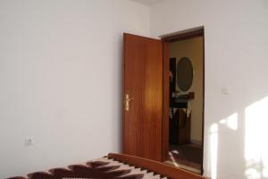 Apartments with parking spaces Zrnovska Banja, Korcula - 4426