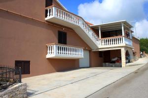 Apartments with a parking space Zavalatica, Korcula - 4453
