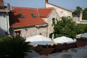 Apartments by the sea Vrboska (Hvar) - 4601