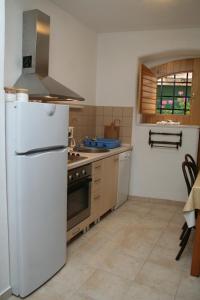 Apartments by the sea Vrboska (Hvar) - 4601