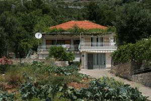 Apartments by the sea Kuciste - Perna, Peljesac - 4540 - 3hvězdičkové hotely ve městě Kučište