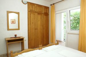 Apartments and rooms by the sea Zuljana, Peljesac - 4576