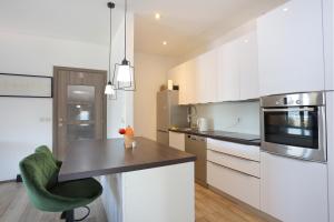 Apartments with parking space Mastrinka, Ciovo - 4324