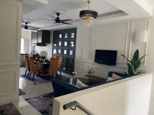 Cheerfull3 bedroom townhouse Terrace - Kampong Jenang