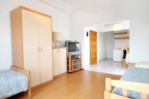 Apartments with parking space Korcula - 4433