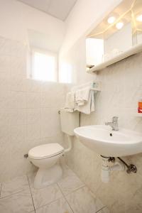 Rooms with a parking space Lumbarda, Korcula - 4436