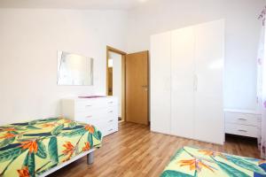 Apartments by the sea Cove Vrbovica bay - Vrbovica (Korcula) - 4452