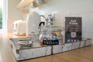 Alma House by 360Stays - Private Garden, Free Parking, Close to Oxford City Centre with Parking