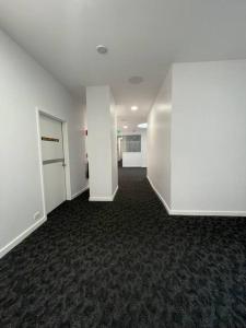 410 247 studio gouger st Ex hotel room in city