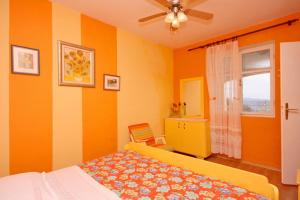 Apartments by the sea Ivan Dolac, Hvar - 5709