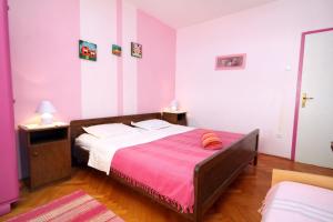 Apartments by the sea Ivan Dolac, Hvar - 5709