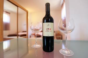 Apartments by the sea Jelsa, Hvar - 5723