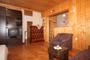 Apartments with a parking space Jelsa, Hvar - 5728