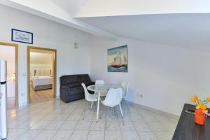 Family-friendly apartments with swimming pool Privlaka, Zadar - 5762