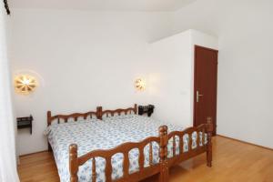 Apartments by the sea Vrsi - Mulo, Zadar - 5791