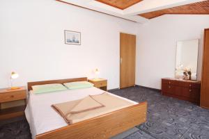 Apartments with parking space Vrsi - Mulo, Zadar - 5796