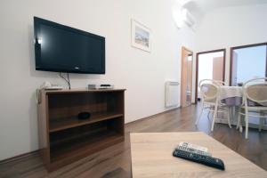 Apartments by the sea Vinjerac, Zadar - 5811