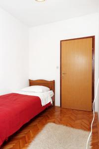 Apartments by the sea Biograd na Moru, Biograd - 5845