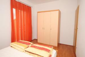 Apartments by the sea Vrsi - Mulo, Zadar - 5860