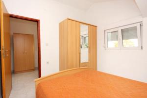 Family-friendly apartments with swimming pool Drage, Biograd - 5904