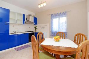 Apartments by the sea Brna, Korcula - 4425