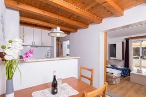 Apartments with parking space Zuljana, Peljesac - 4574