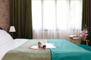 Grand Phillip Cismigiu Park Downtown Bucharest