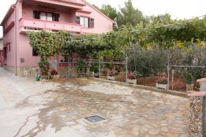 Apartments with a parking space Bibinje Zadar 5800